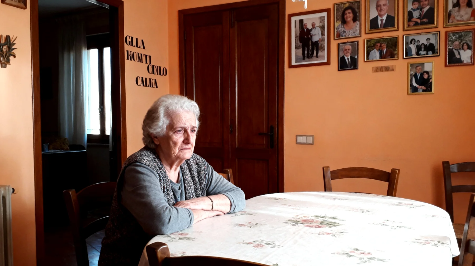 Nonna preoccupata perché i nipoti giovani adulti non partecipano alle attività familiari e mostrano scarso interesse nel collaborare durante le visite o nei momenti di condivisione quotidiana"